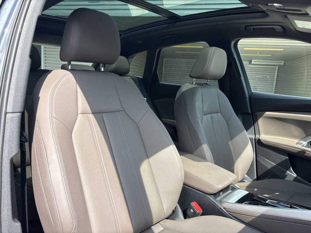 Certified 2025 Audi Q5 Premium w/ Convenience Package image 16