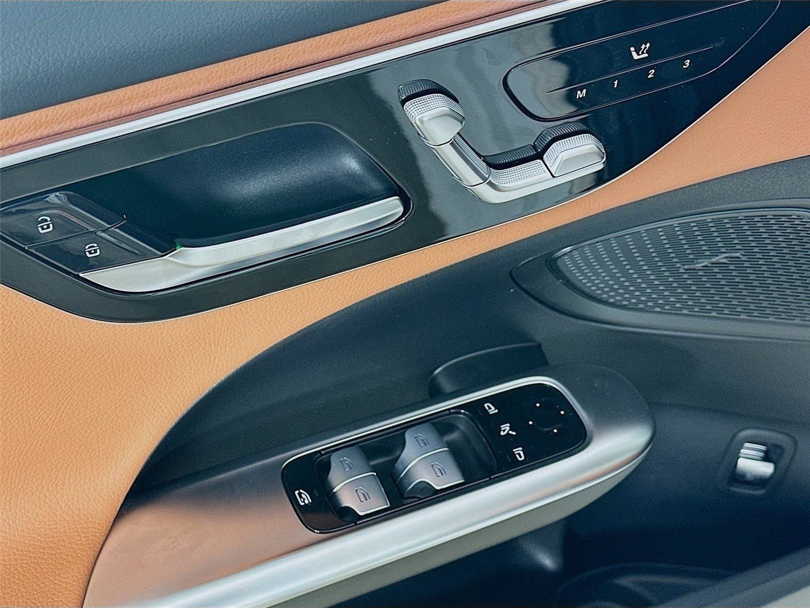Certified 2026 Mercedes-Benz C 300 4MATIC Sedan image 22