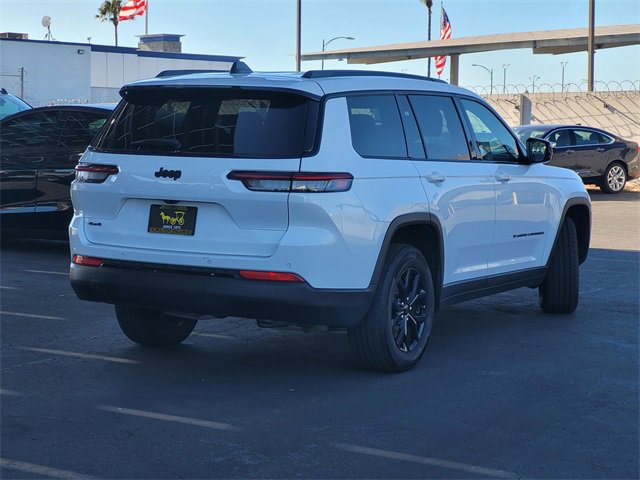 Certified 2024 Jeep Grand Cherokee L Laredo image 4