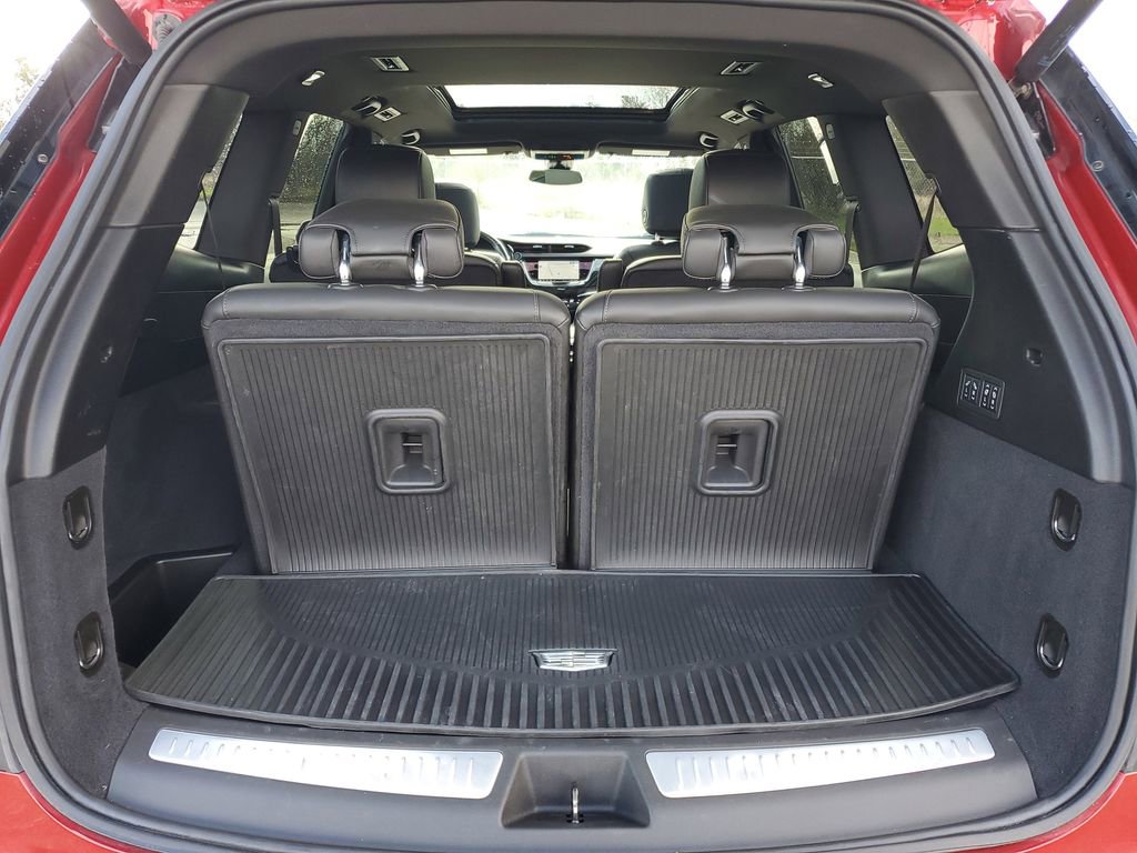 Used 2025 Cadillac XT6 Premium Luxury w/ LPO, Floor Liner Package AWD/4WD image 28