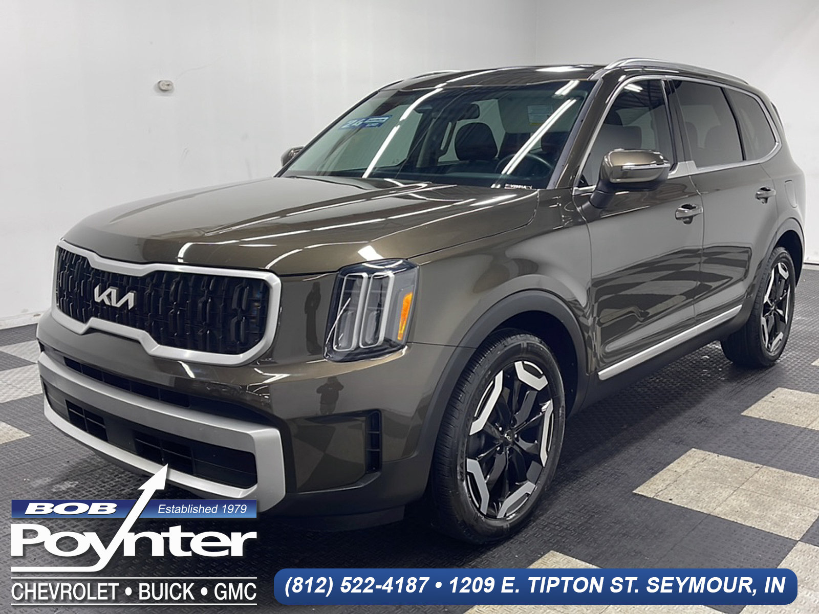 Used 2024 Kia Telluride EX w/ EX Captain's Chair Package AWD/4WD image 1