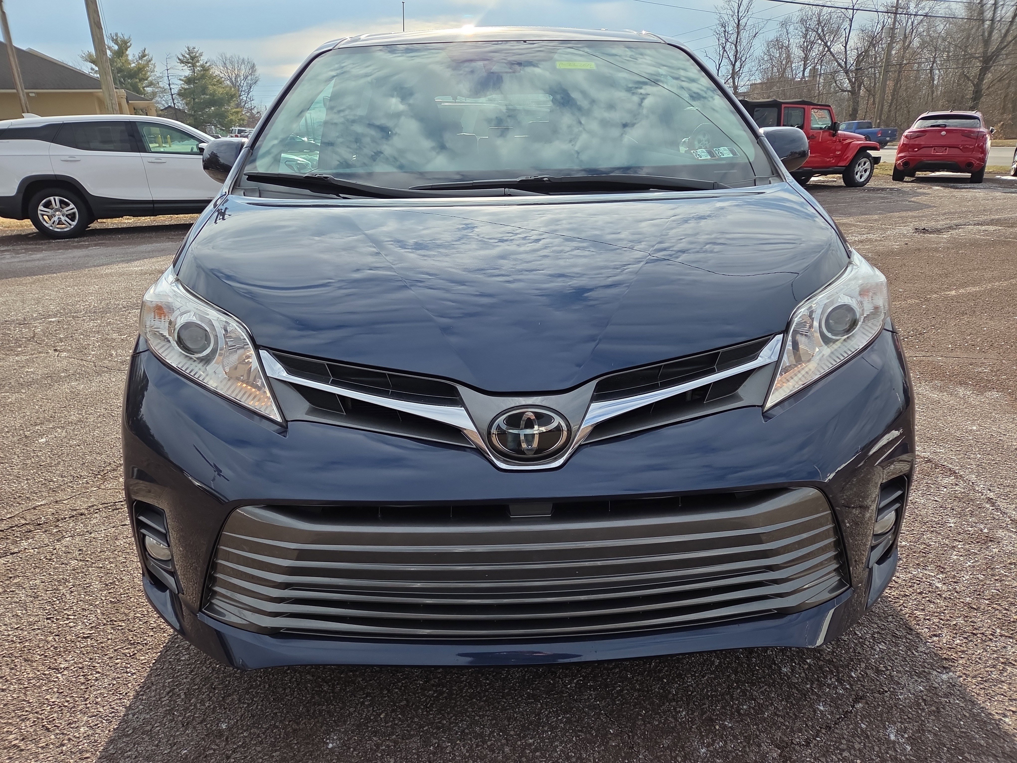 Certified 2019 Toyota Sienna XLE image 8