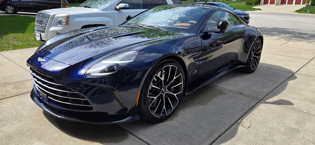 Used 2026 Aston Martin V8 Vantage S RWD image 2