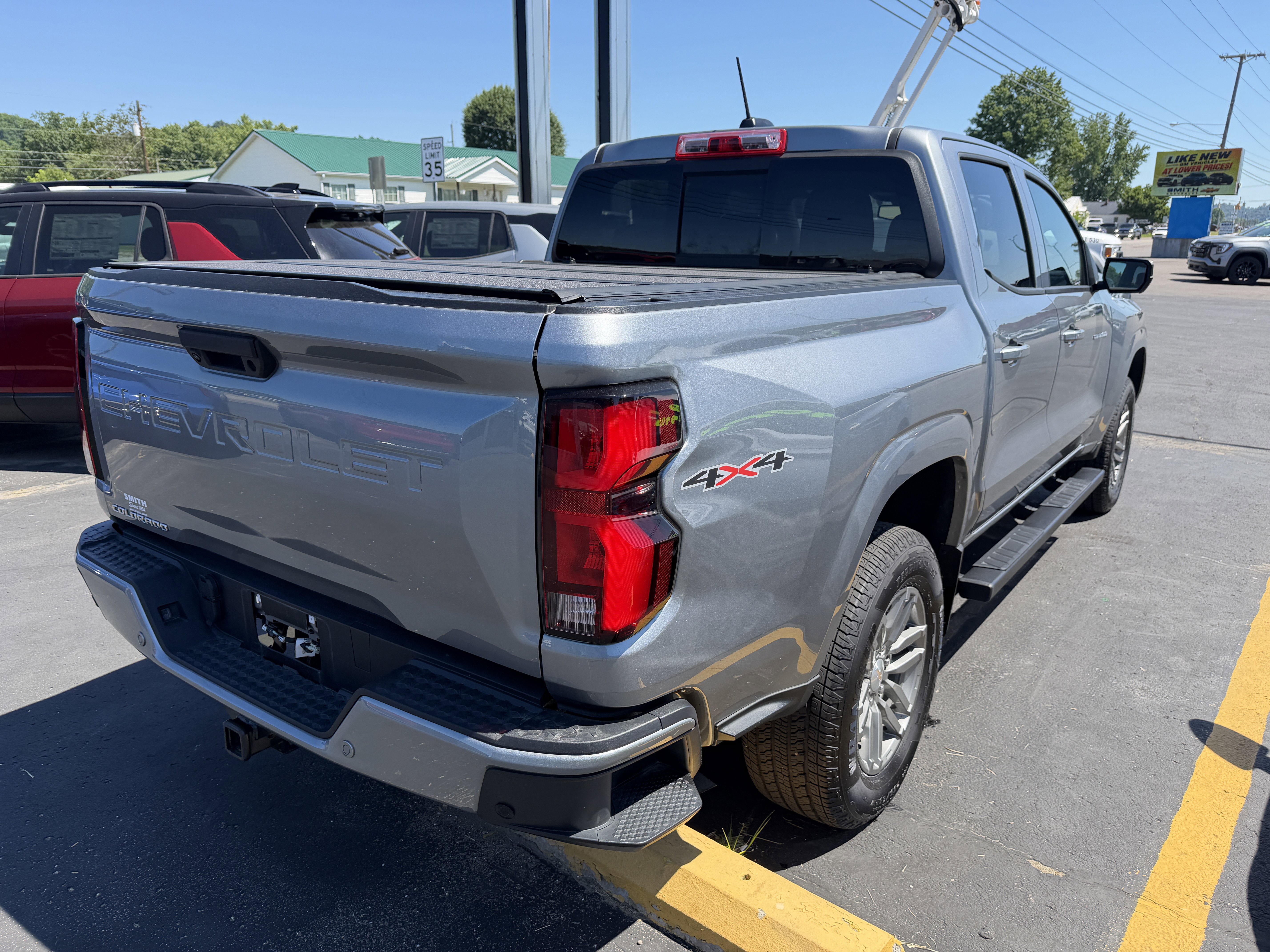 Used 2025 Chevrolet Colorado LT w/ LT Convenience Package AWD/4WD image 3