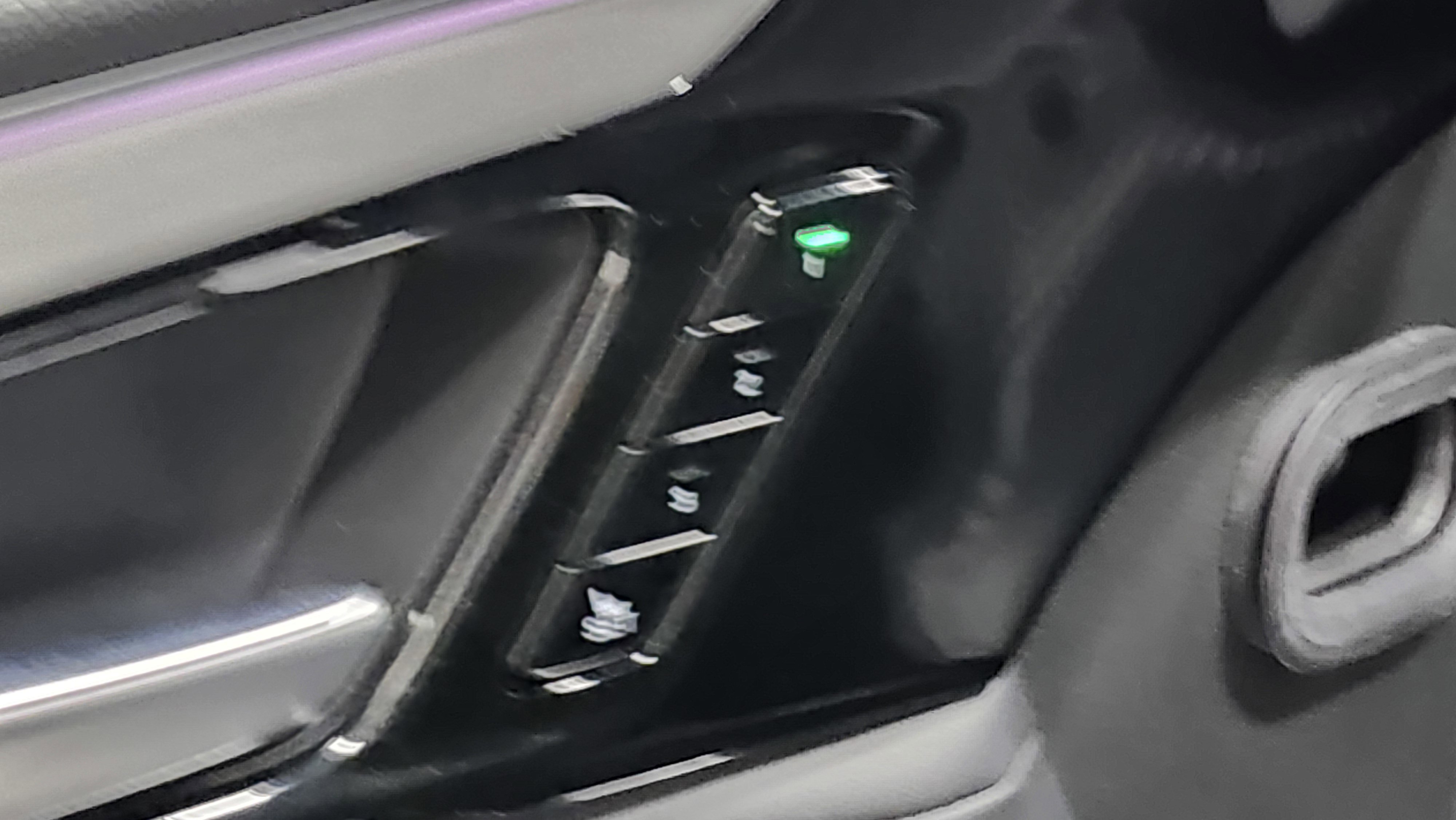 Used 2023 Acura MDX SH-AWD w/ Technology Package image 21