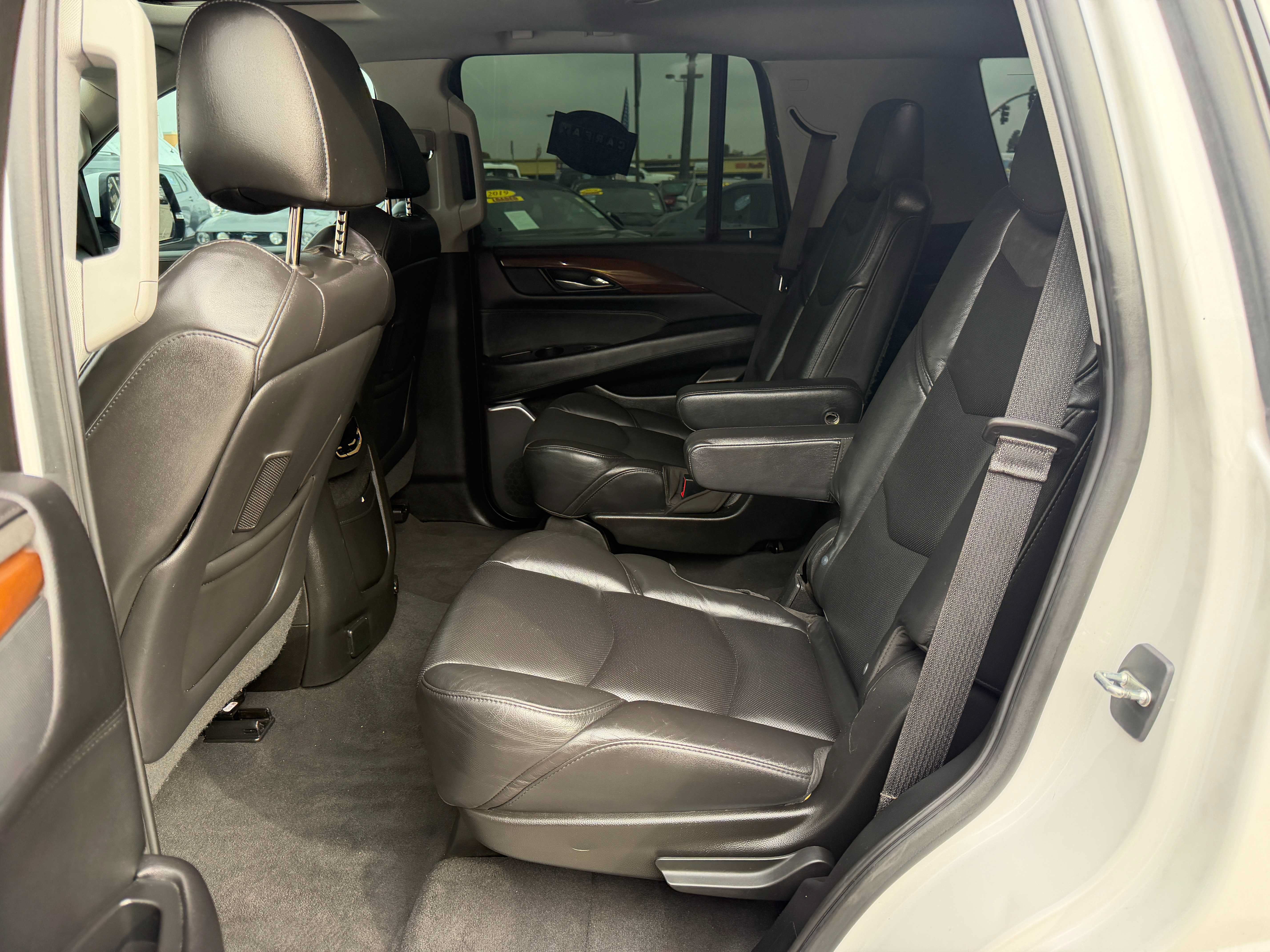 Used 2020 Cadillac Escalade Luxury RWD image 15