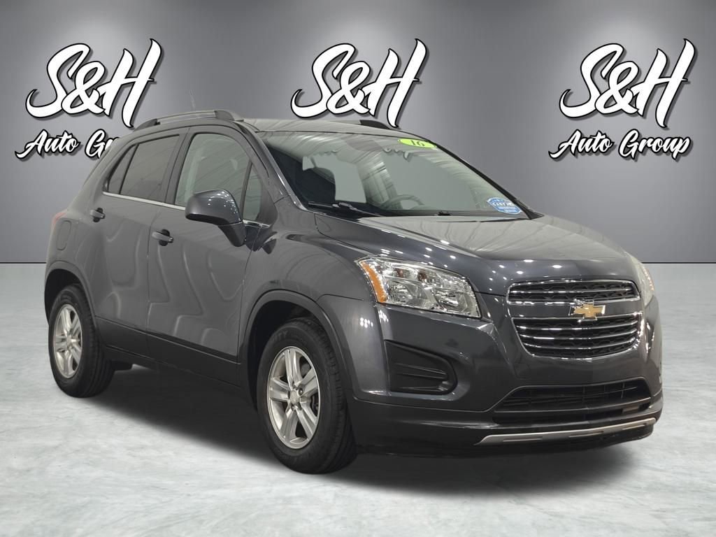 Used 2016 Chevrolet Trax LT w/ LT Sun and Sound Package image 2