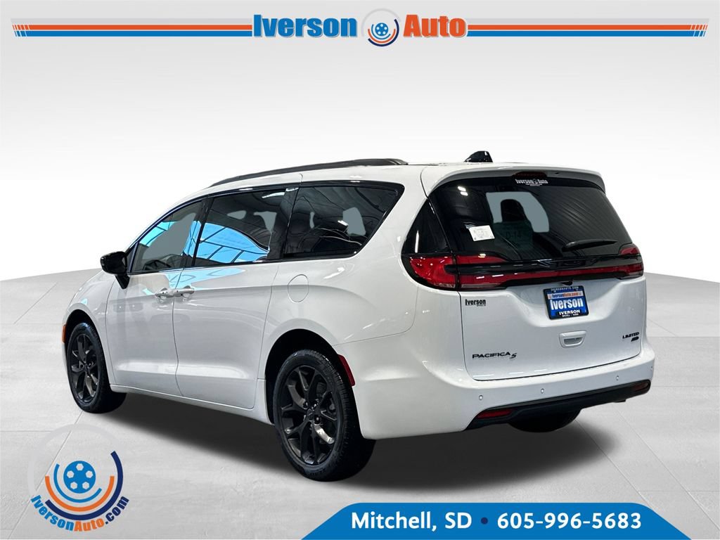 New 2027 Chrysler Pacifica Limited AWD/4WD image 5