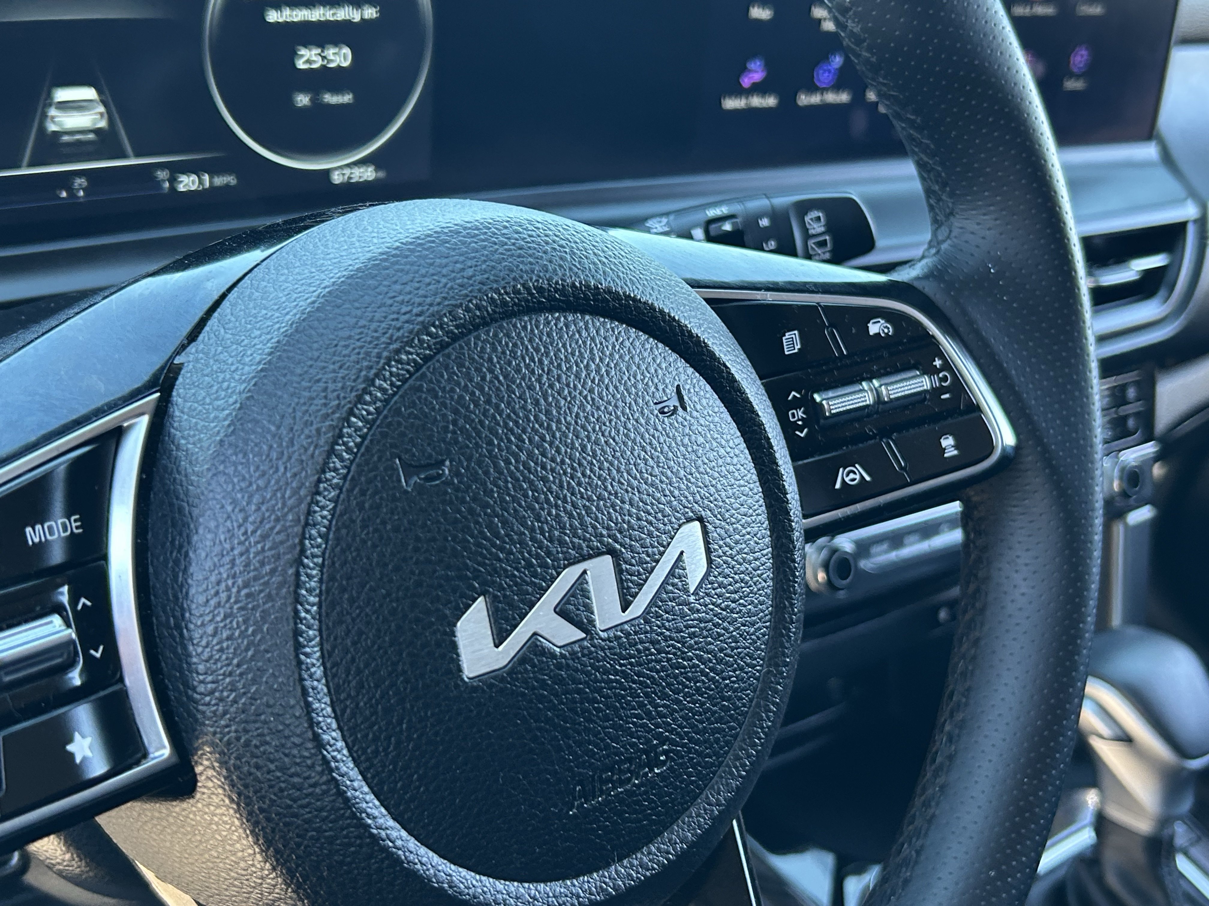 Used 2024 Kia Seltos SX w/ SX Sunroof Package AWD/4WD image 23