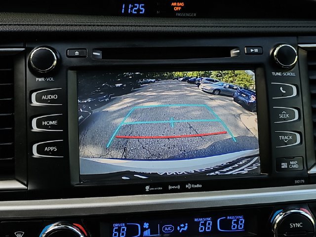 Used 2018 Toyota Highlander XLE AWD/4WD image 15