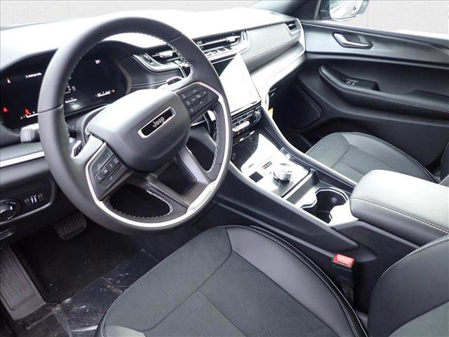 New 2025 Jeep Grand Cherokee L Altitude image 11