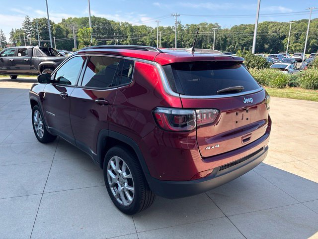Used 2022 Jeep Compass Latitude AWD/4WD image 6