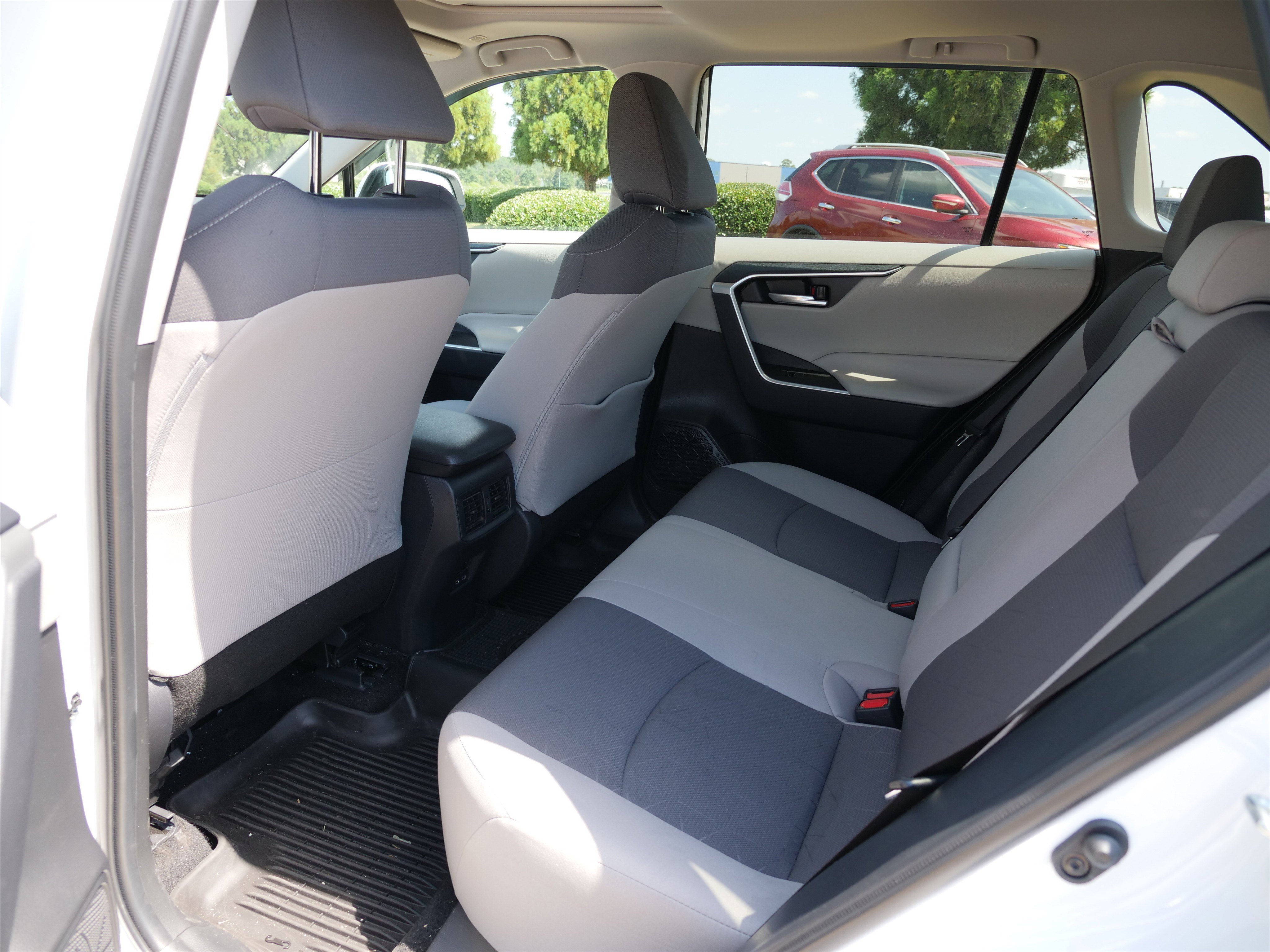 Used 2024 Toyota RAV4 XLE image 15
