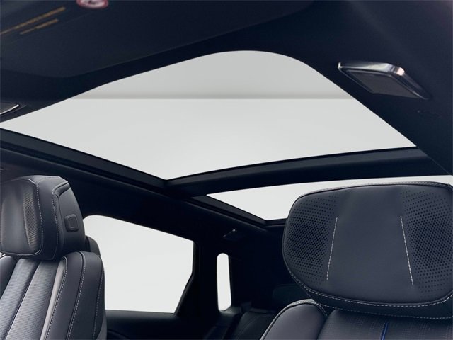 New 2026 Cadillac Lyriq Signature Sport image 9