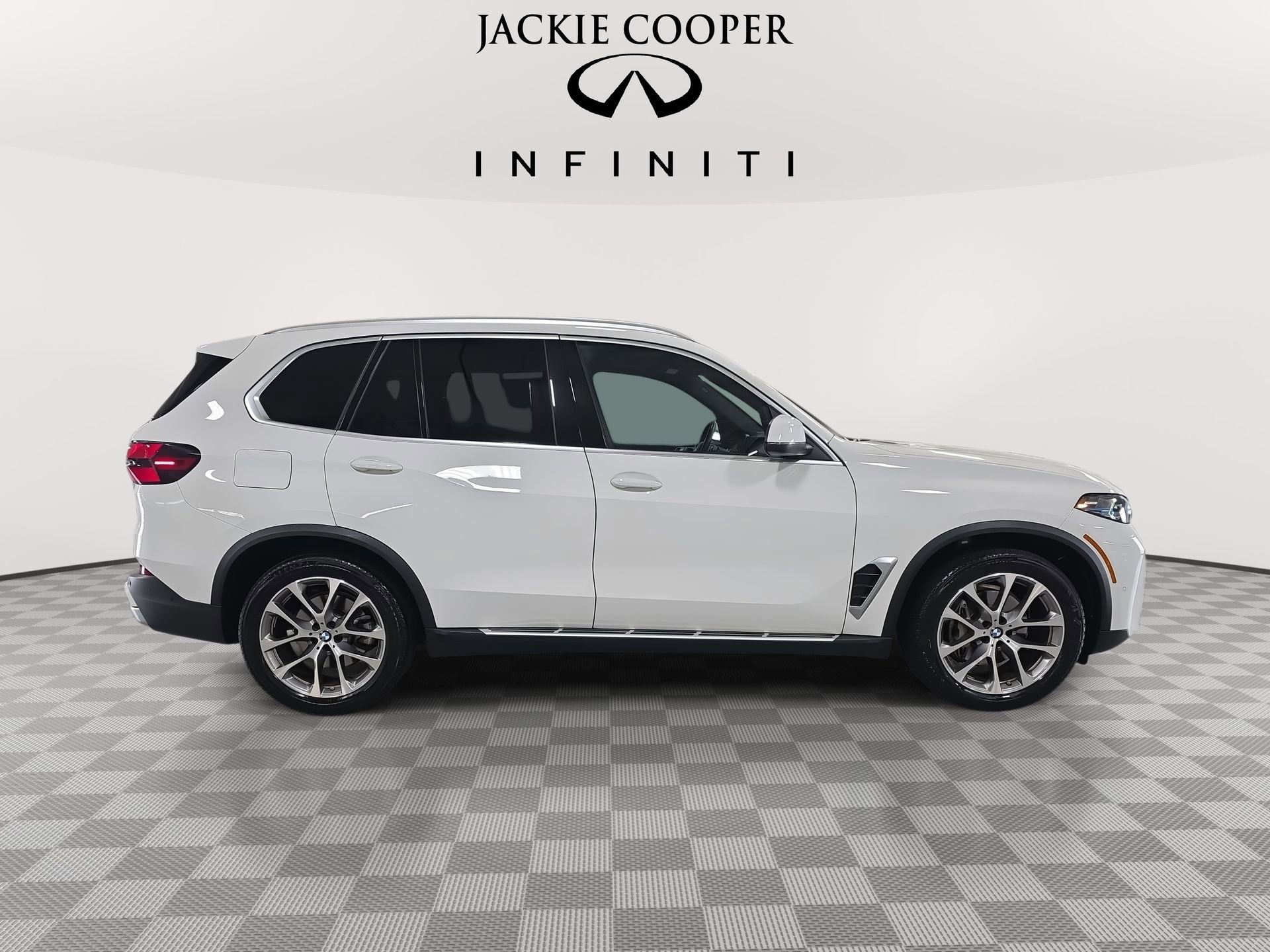 Used 2025 BMW X5 xDrive40i image 4