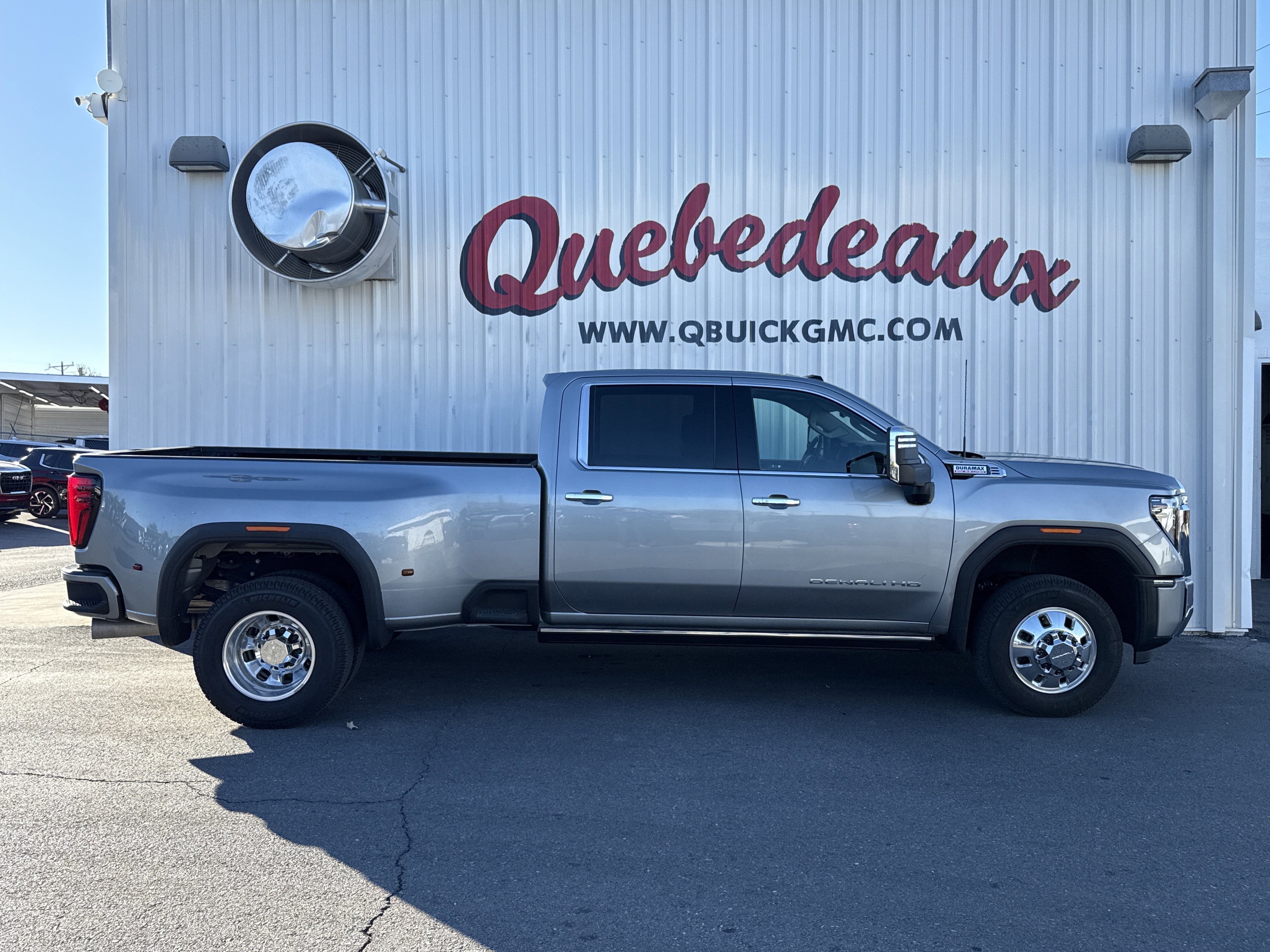 Used 2024 GMC Sierra 3500 Denali w/ Denali Reserve Package image 33