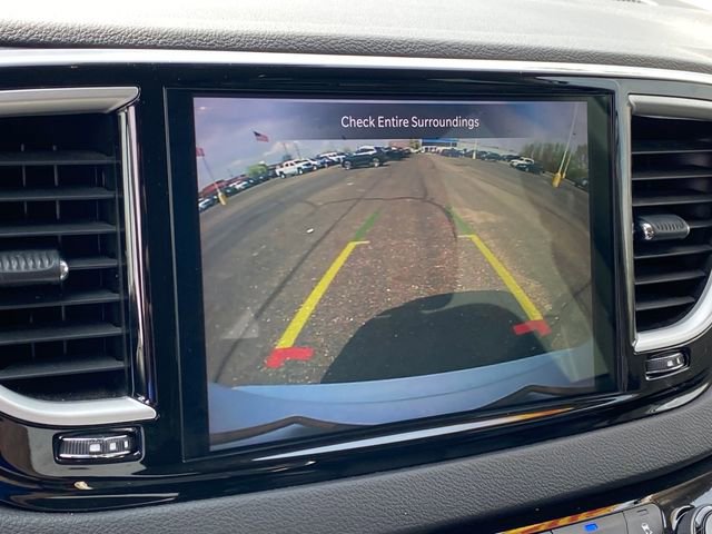 Used 2024 Chrysler Pacifica Touring-L FWD image 11