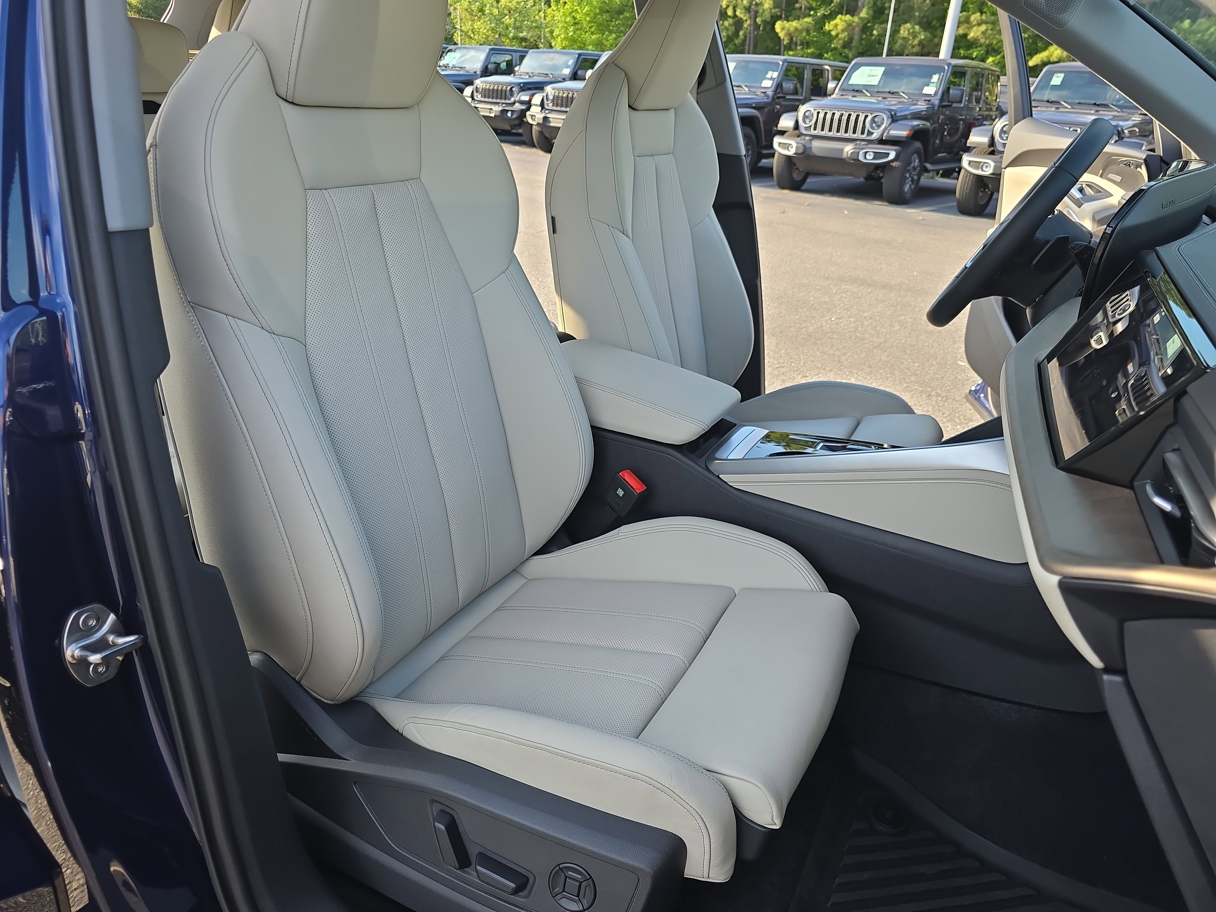 Used 2025 Audi Q5 Prestige AWD/4WD image 10