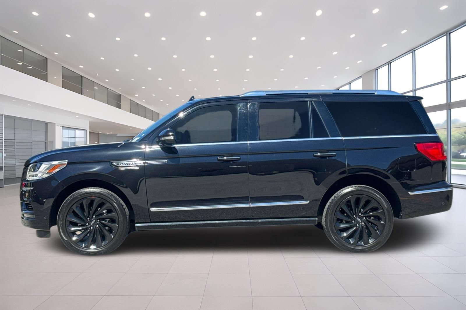Certified 2021 Lincoln Navigator Reserve AWD/4WD image 7