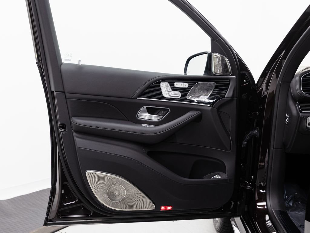 Certified 2024 Mercedes-Benz Maybach GLS 600 4MATIC image 5