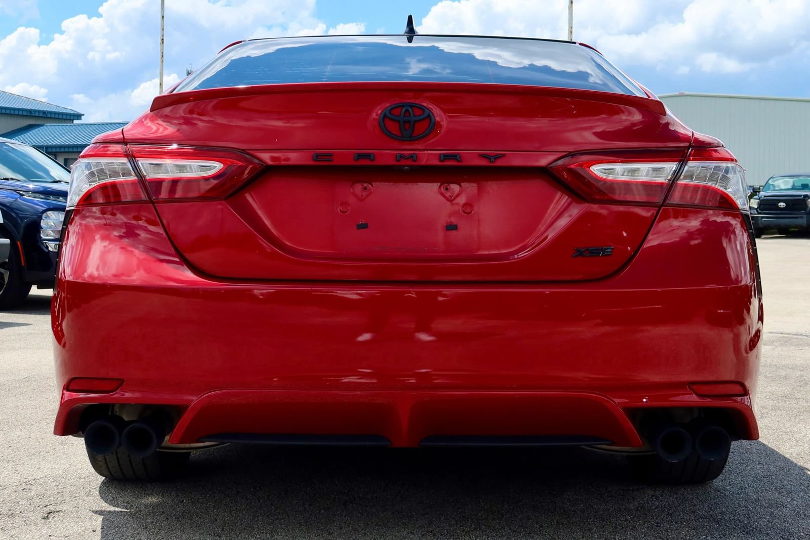 Used 2020 Toyota Camry XSE FWD image 3