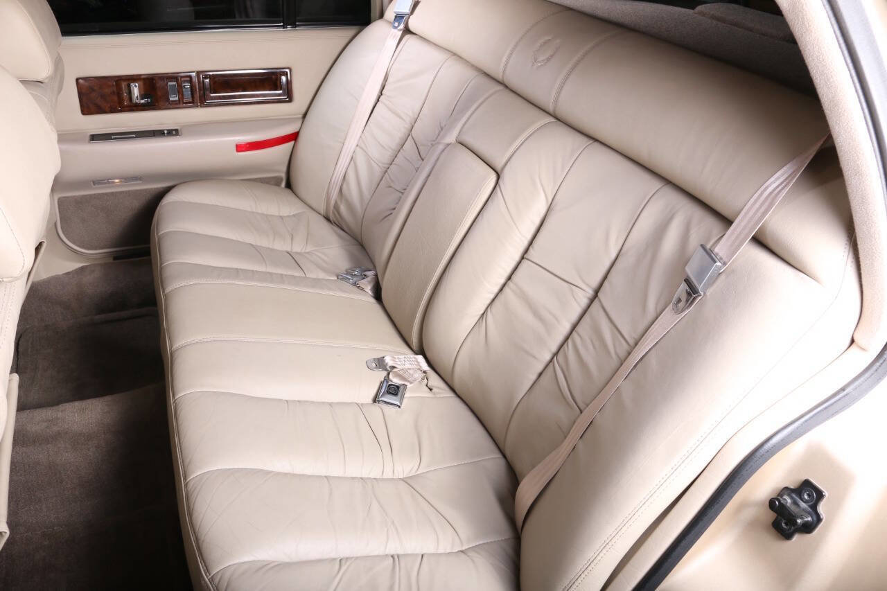 Used 1994 Cadillac Fleetwood Brougham RWD image 94