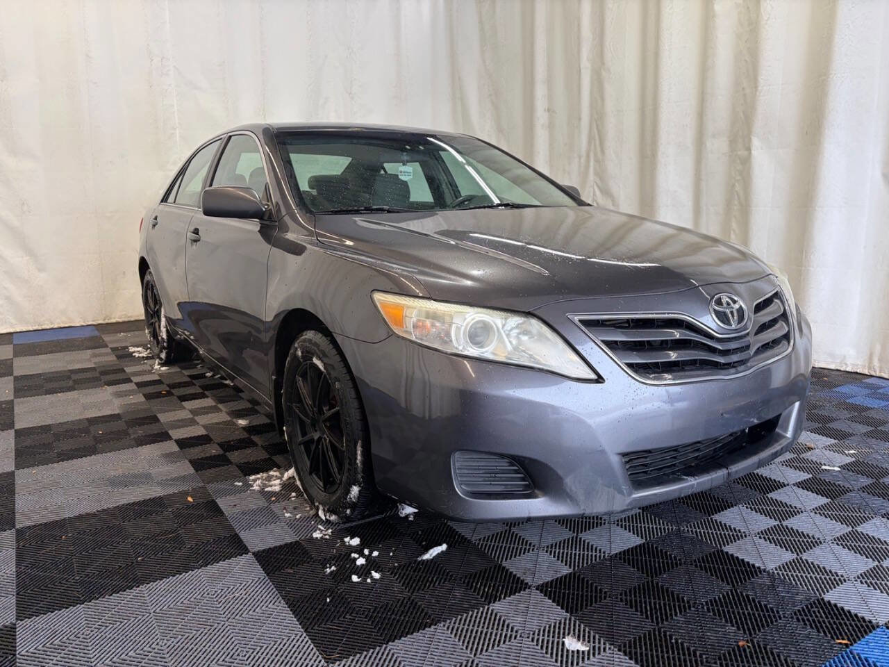 Used 2011 Toyota Camry LE image 3