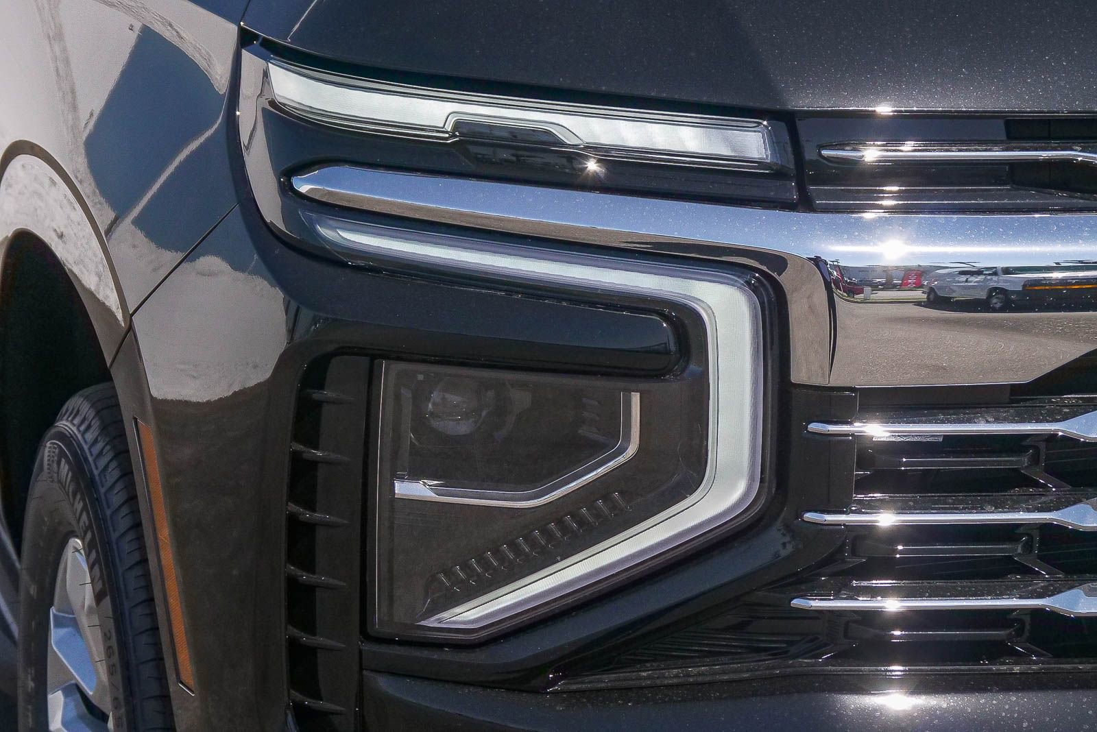 New 2026 Chevrolet Suburban LT w/ Comfort Package AWD/4WD image 4