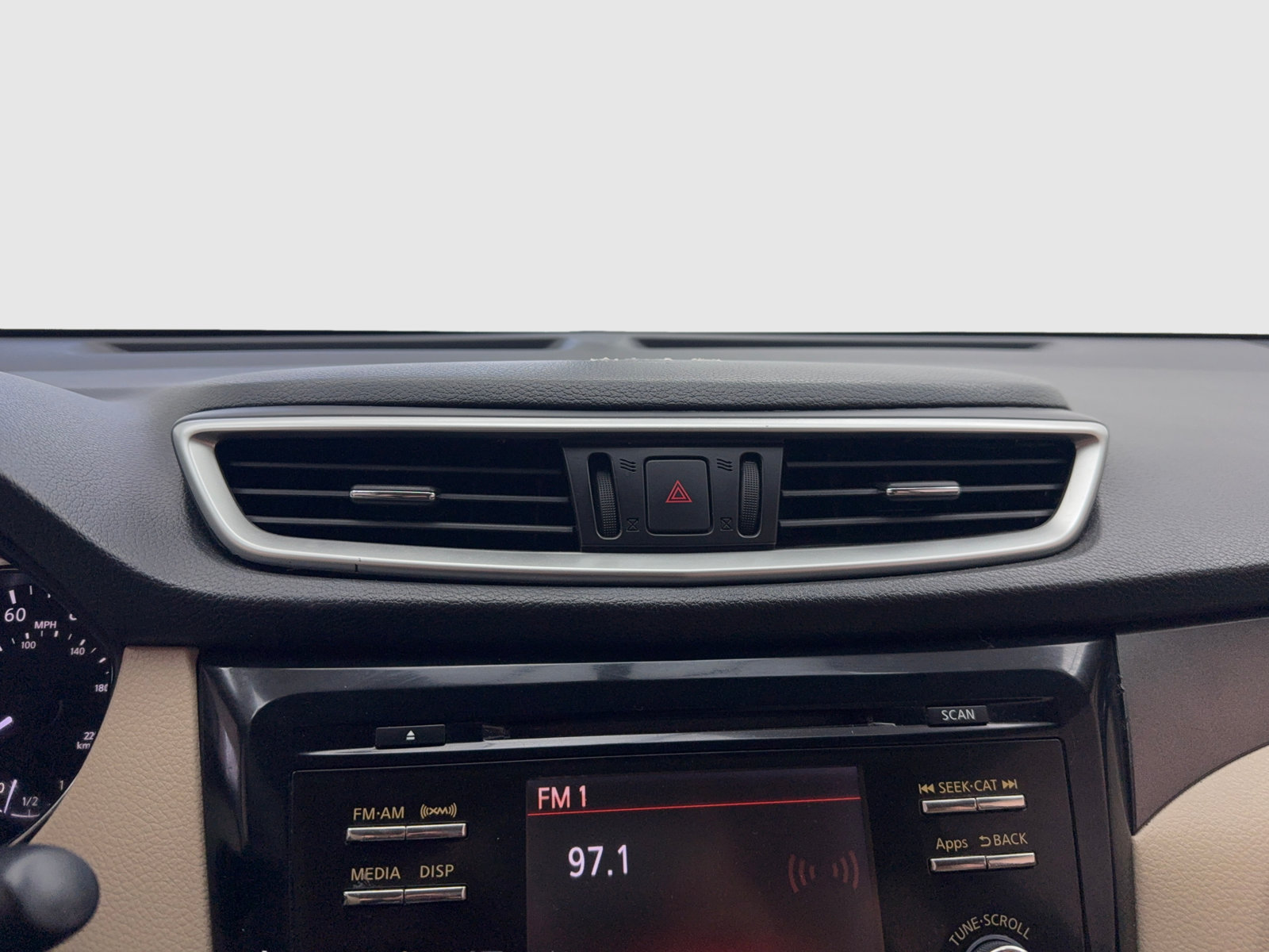 Used 2015 Nissan Rogue S FWD image 18