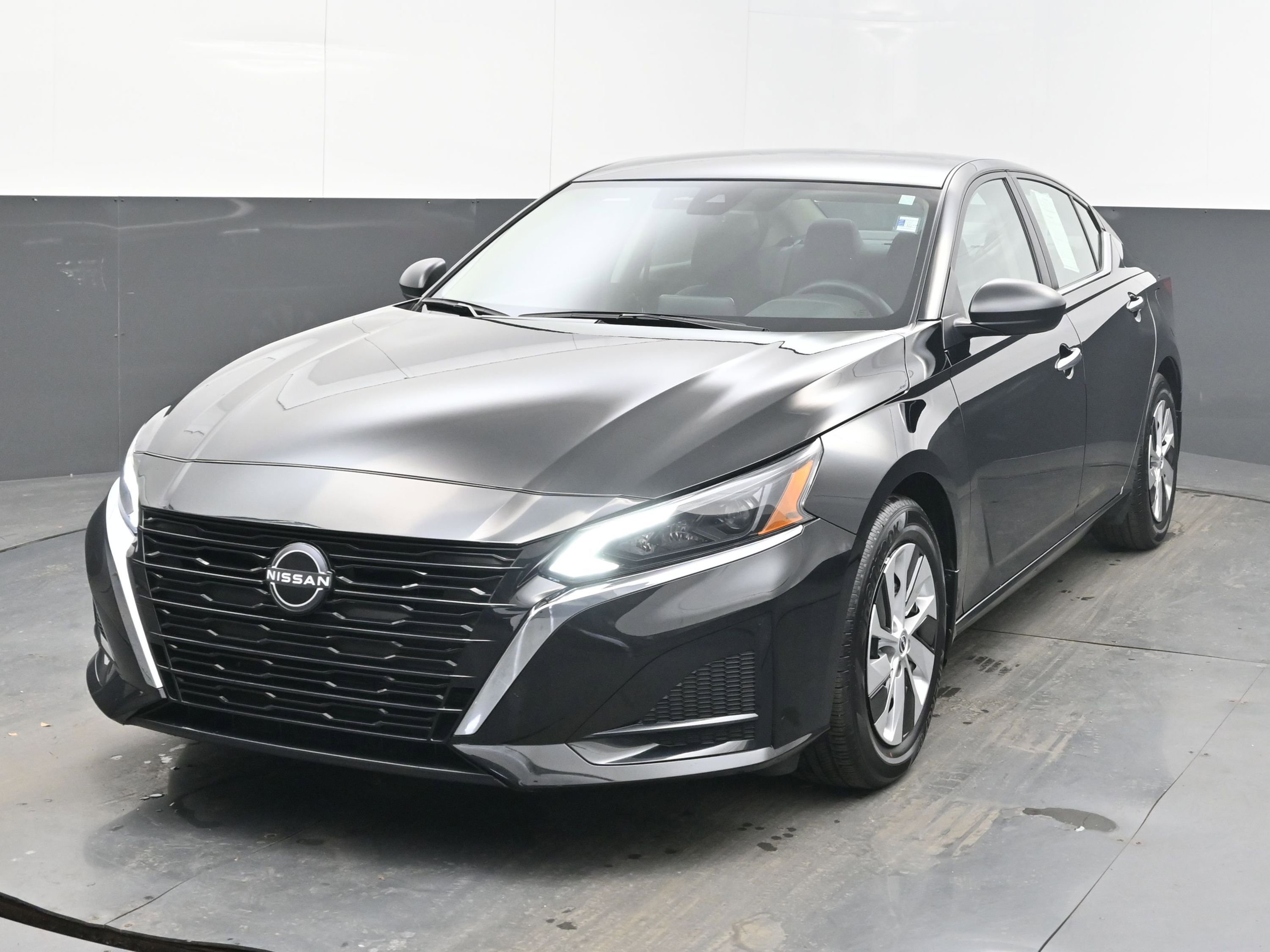 Certified 2025 Nissan Altima 2.5 S image 3