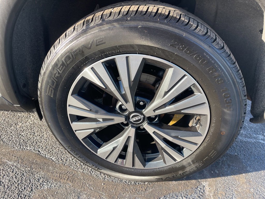 Certified 2023 Nissan Rogue SV image 25