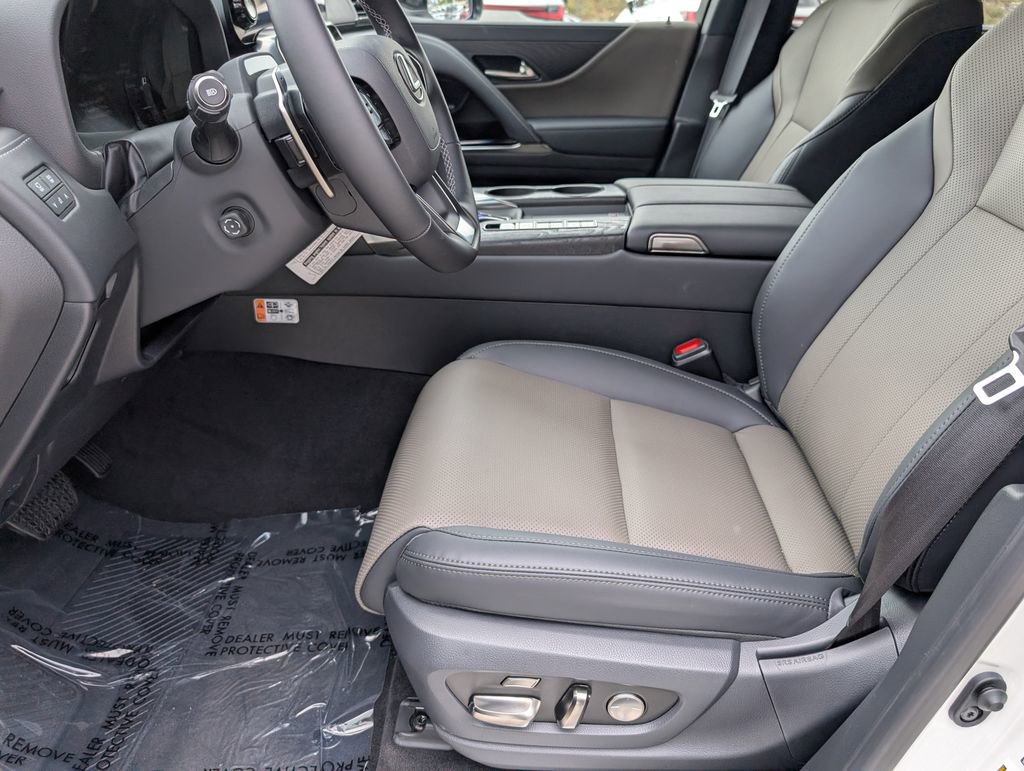 New 2025 Lexus LX 700h Overtrail image 6
