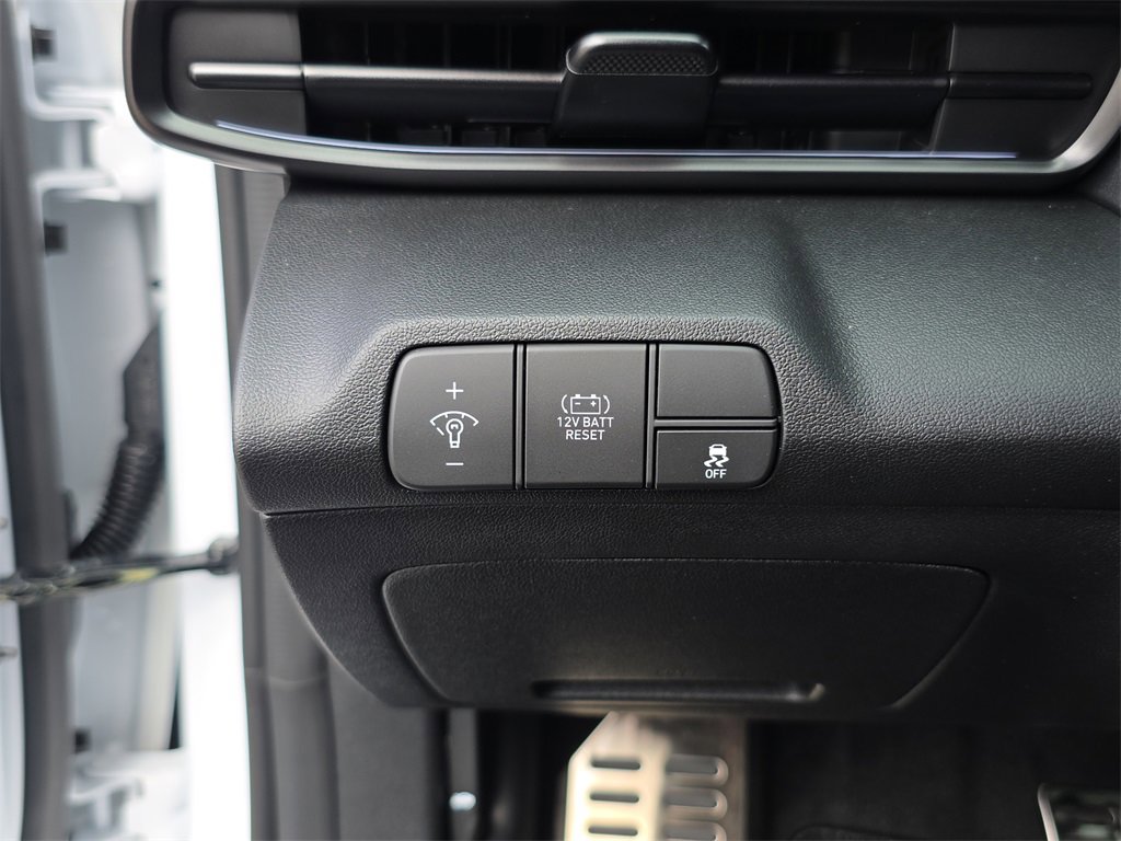 New 2025 Hyundai Elantra SEL image 24