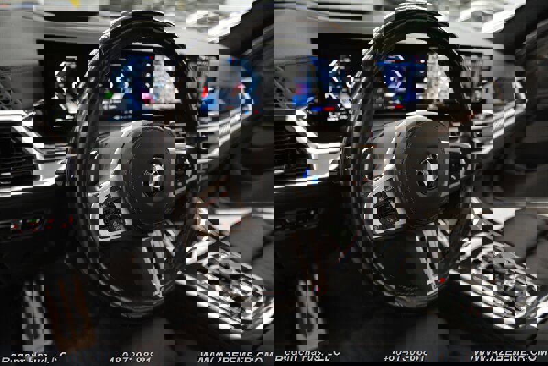 Used 2023 BMW X7 M60i w/ Climate Comfort Package image 32