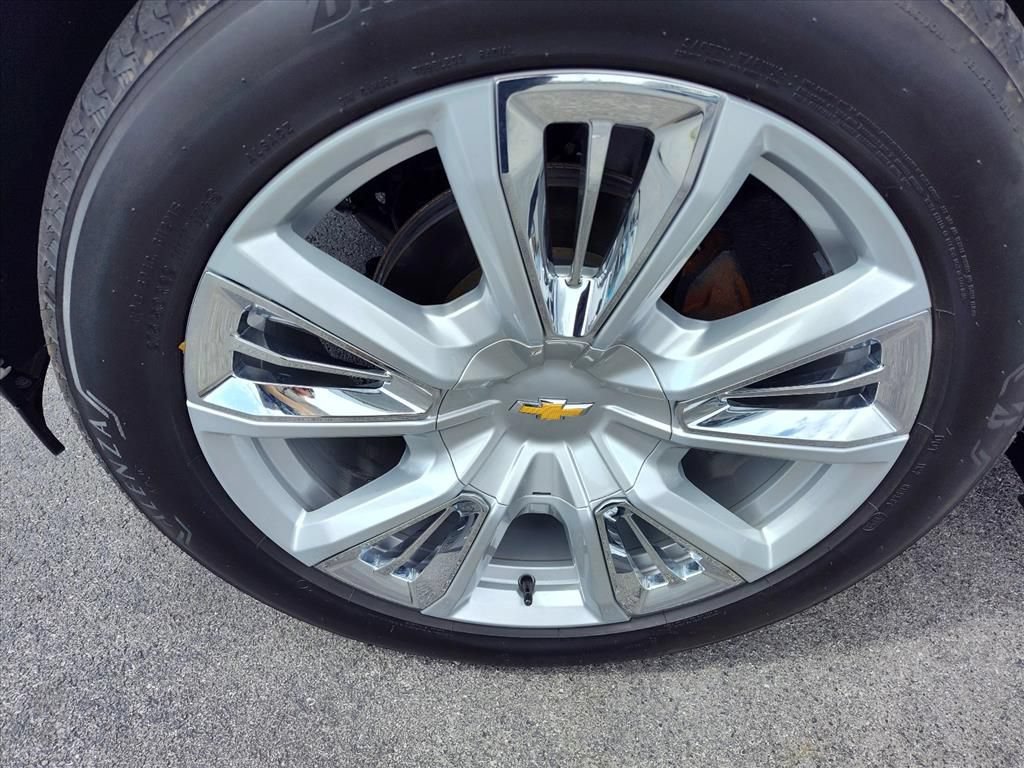 Used 2024 Chevrolet Silverado 1500 High Country w/ High Country Premium Package AWD/4WD image 12