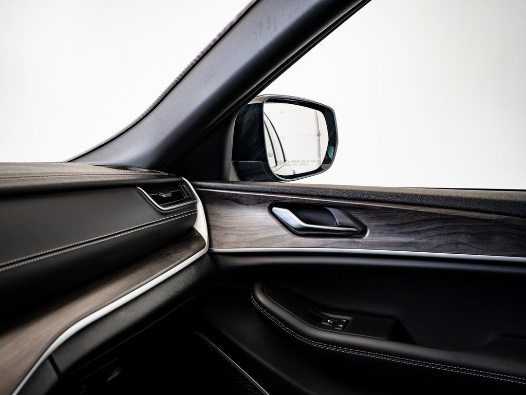 Used 2024 Jeep Grand Cherokee Limited 4xe image 33