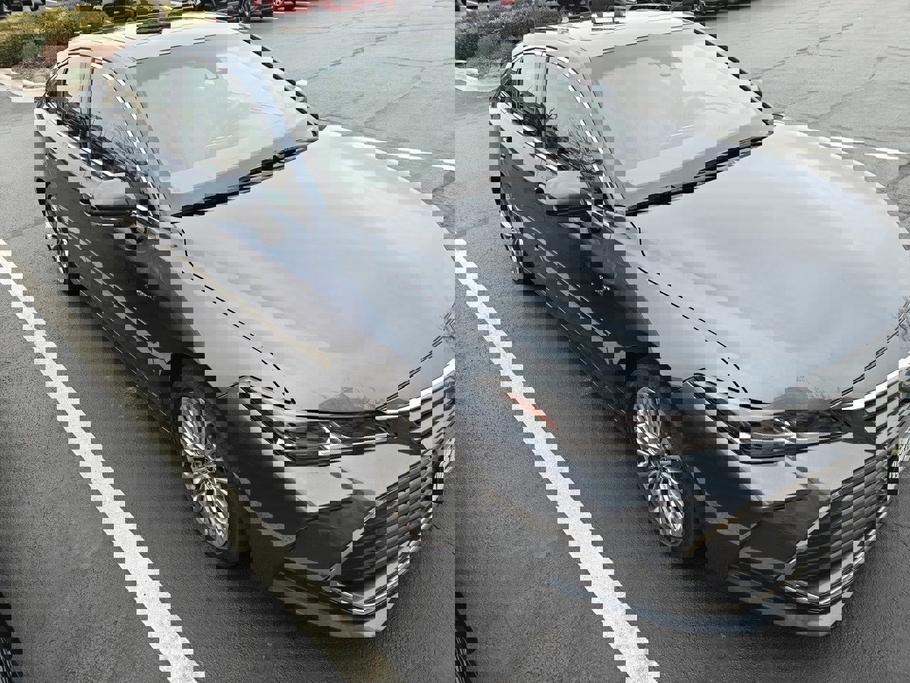 Used 2020 Toyota Avalon Limited image 1