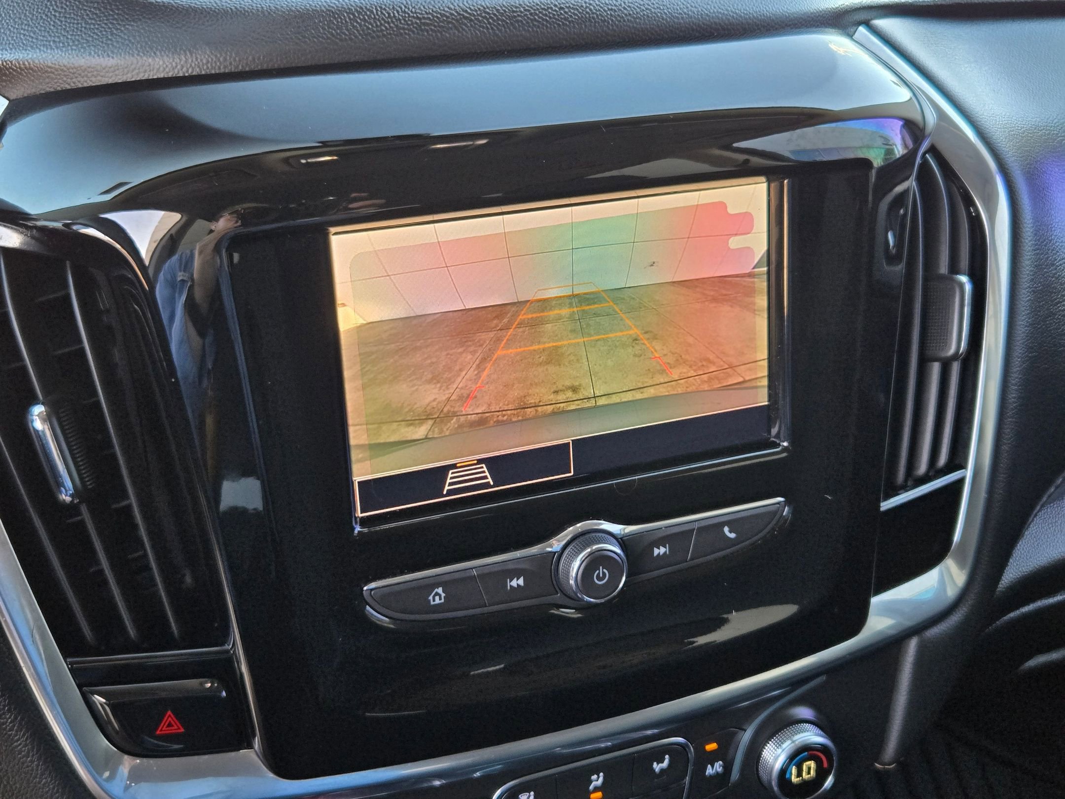 Certified 2021 Chevrolet Traverse LS w/ LPO, Blackout Package image 17