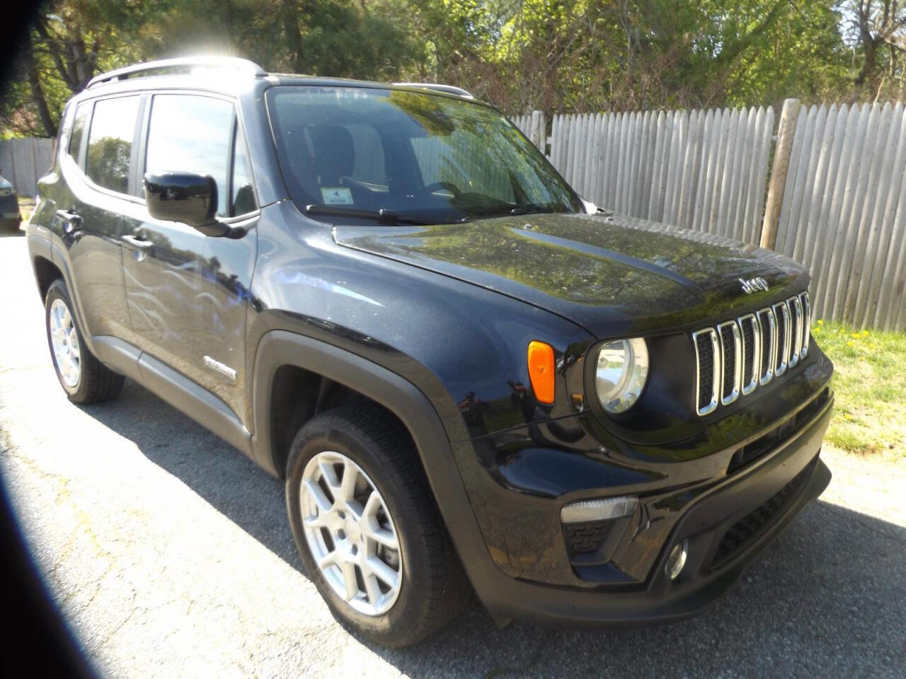 Used 2020 Jeep Renegade Latitude image 9