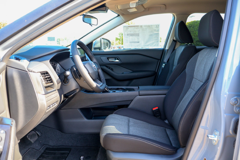 New 2026 Nissan Rogue SV FWD image 7