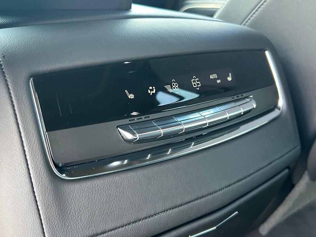 Used 2023 Cadillac Escalade Premium Luxury w/ LPO, Illumination Package AWD/4WD image 59