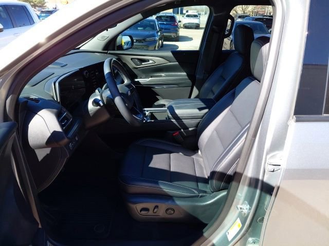 Used 2025 Chevrolet Traverse LT w/ Enhanced Driving Package image 23