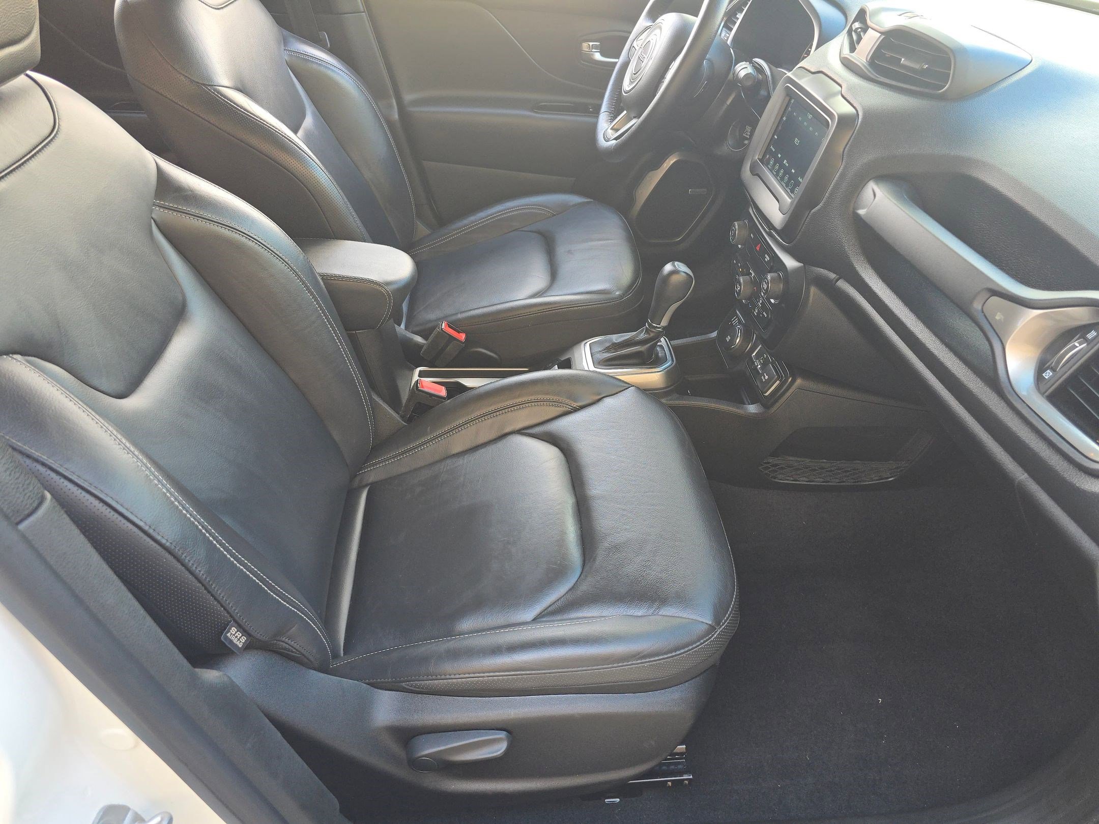 Used 2020 Jeep Renegade Limited image 30