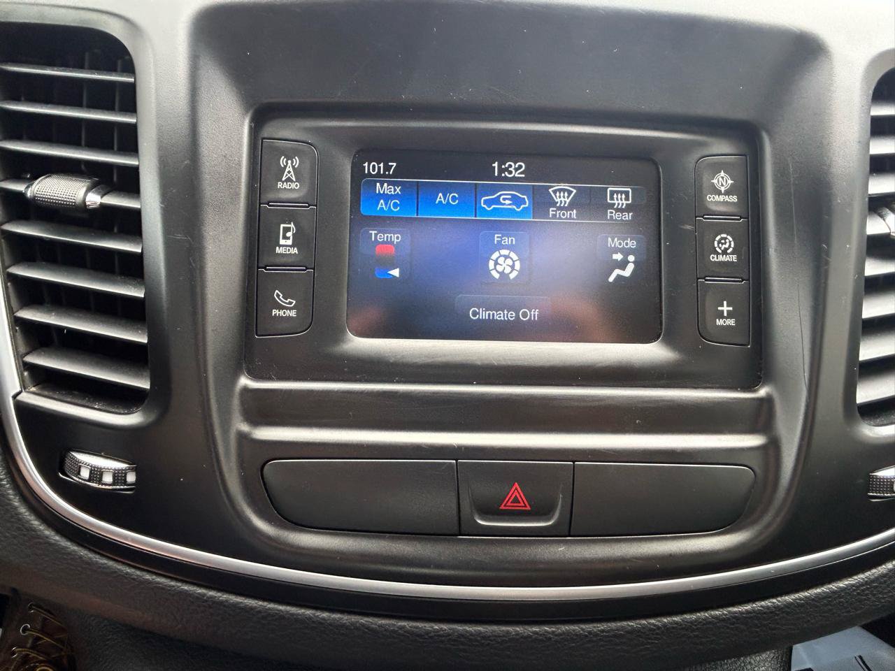 Used 2015 Chrysler 200 Limited w/ Convenience Group FWD image 24