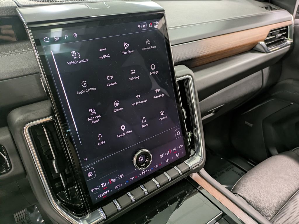 Used 2026 GMC Yukon Denali w/ Sun & Power Step Package AWD/4WD image 11