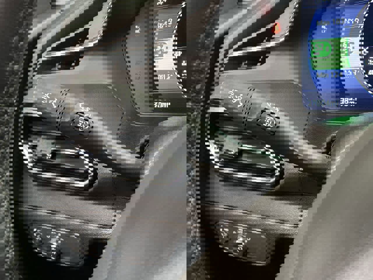 Used 2023 Chevrolet Bolt EUV LT w/ Convenience Package image 24