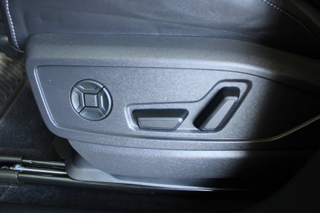 Used 2025 Audi Q5 Premium Plus w/ Premium Plus AWD/4WD image 27