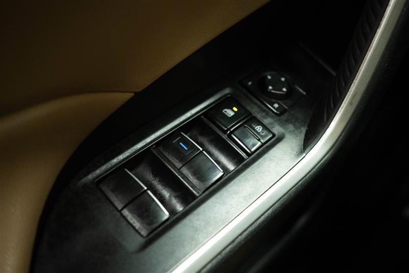 Used 2021 Toyota RAV4 XLE Premium AWD/4WD image 28