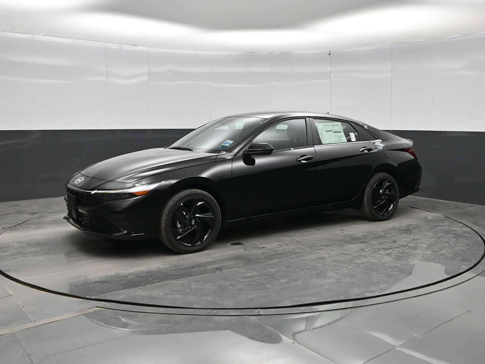 New 2026 Hyundai Elantra SEL Sport FWD image 4