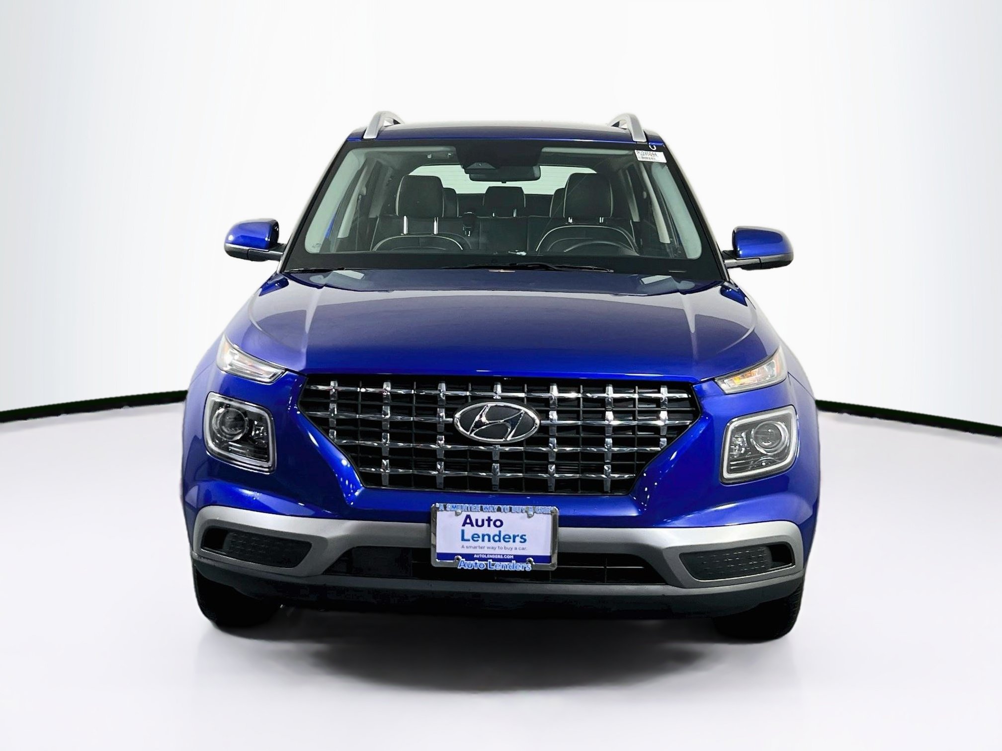 Used 2023 Hyundai Venue Limited w/ Cargo Package FWD image 2